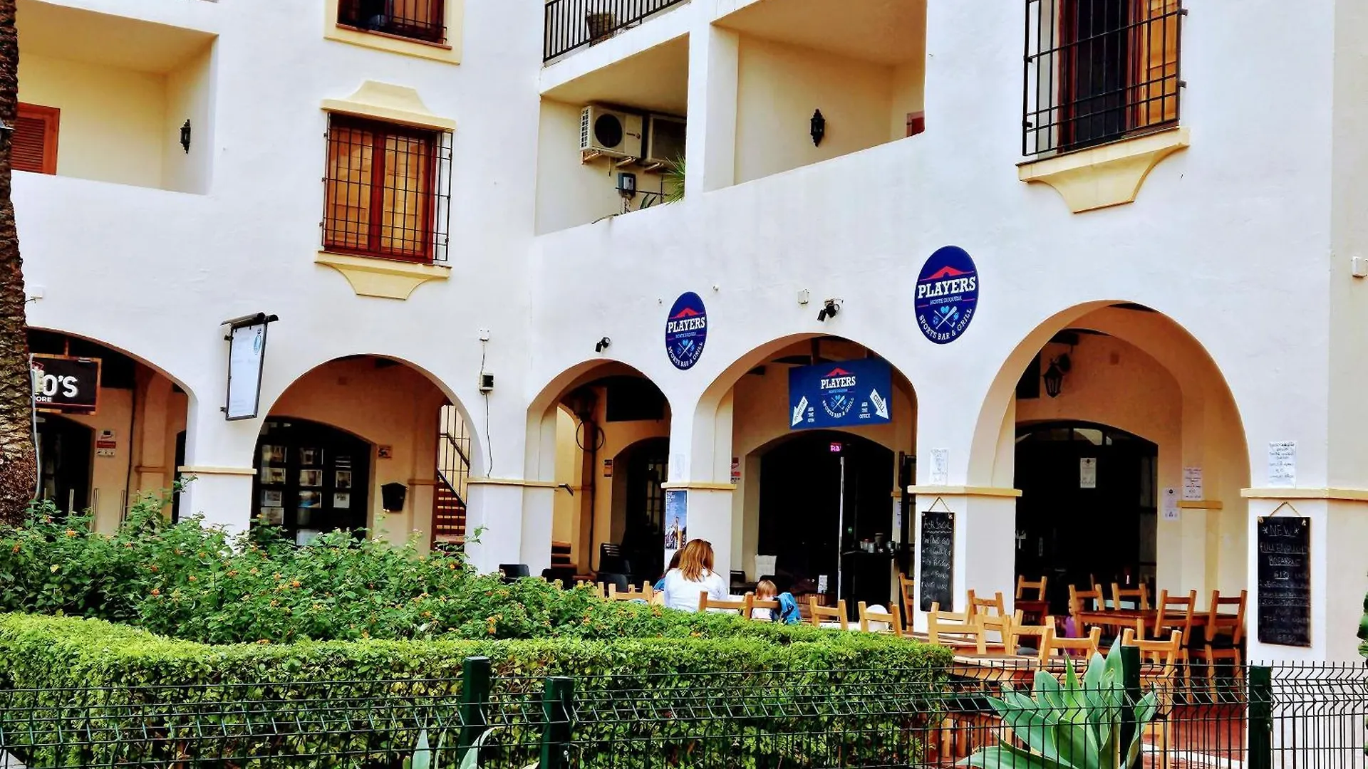 Ground Floor 2 Bed Apartment La Duquesa With 5 Pools And Large Terrace مانيلفا