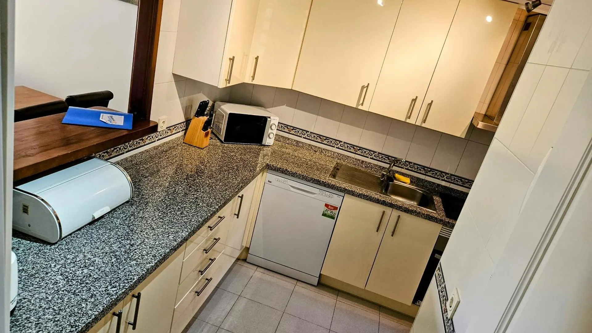 Ground Floor 2 Bed Apartment La Duquesa With 5 Pools And Large Terrace مانيلفا 0*,  إسبانيا